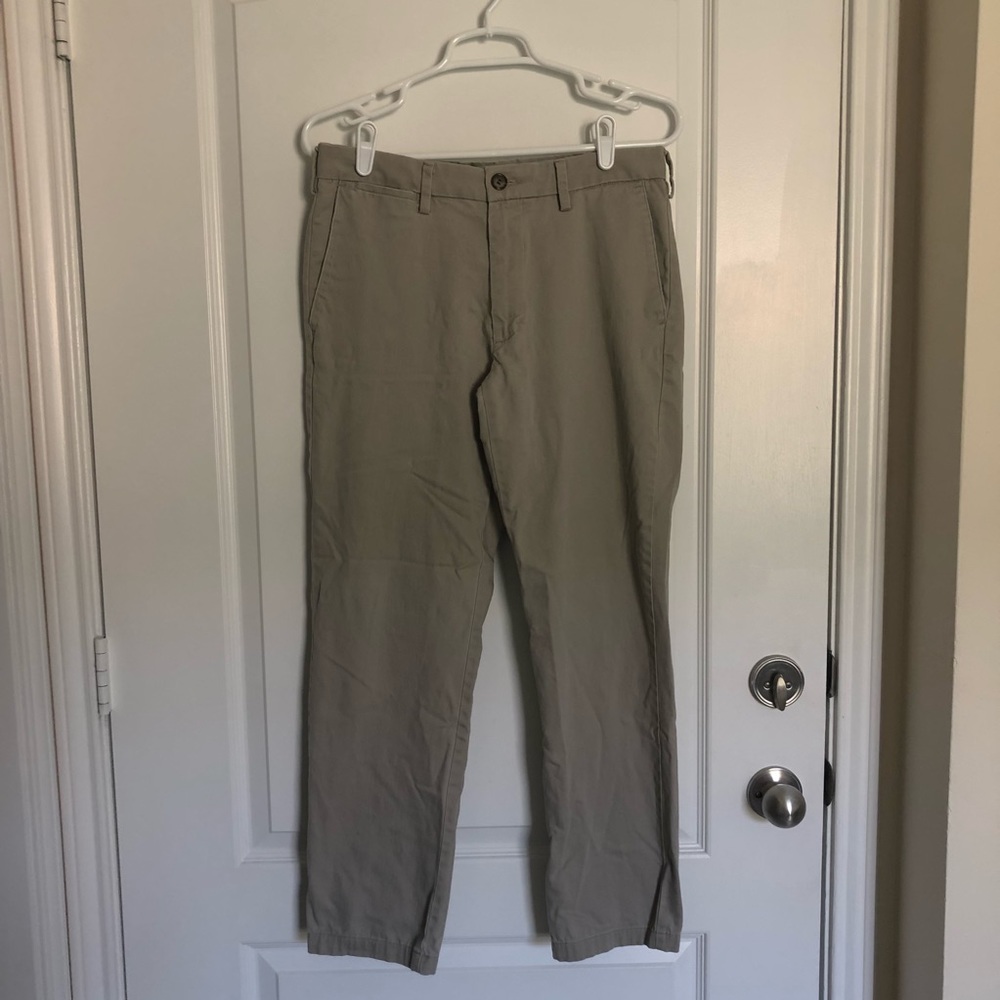 Dockers slim tapered khaki pants (W30 L30)